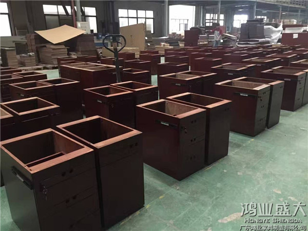 辦公家具工廠年末最后沖刺生產