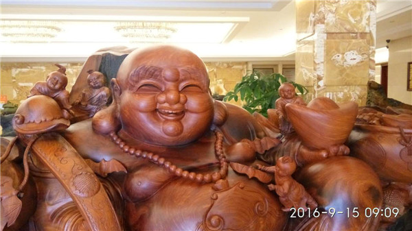 鴻業辦公家具展廳鎮店之寶深受訪客喜愛