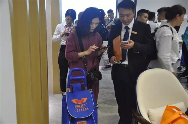 鴻業家具第43屆家博會圓滿成功