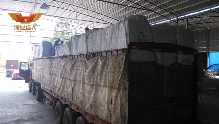 鴻業(yè)家具出貨平臺(tái)為杜總辦公家具采購(gòu)項(xiàng)目裝貨現(xiàn)場(chǎng)直擊: