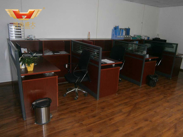 職工辦公室辦公家具配套 重慶三和實業有限公司辦公區配套方案